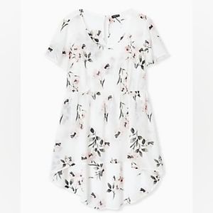 Torrid size 2 NWT Floral high low top